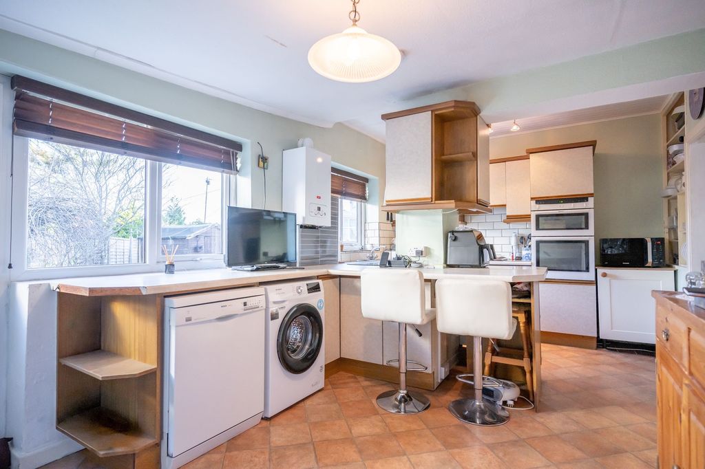 Property photo 3 of 24