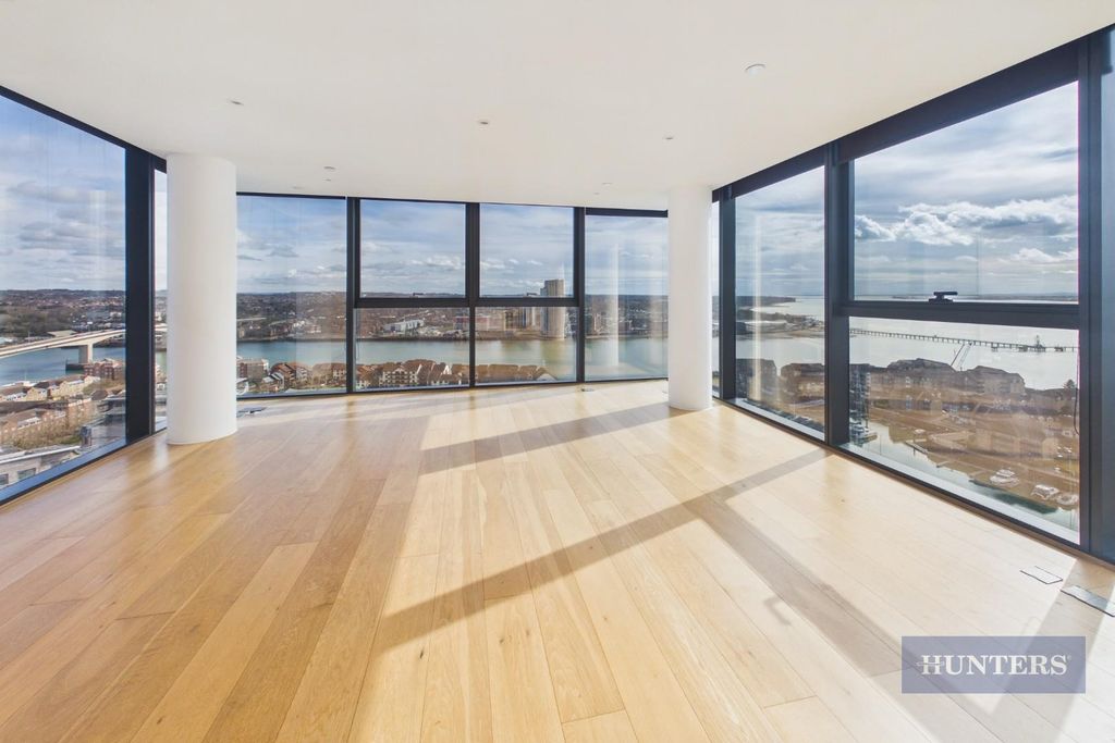 Property photo 3 of 19 Cam05152G0-Pr0394-Still004.Jpg