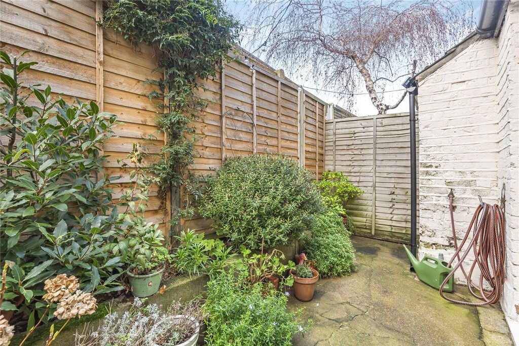 Property photo 2 of 12 Picture No. 15