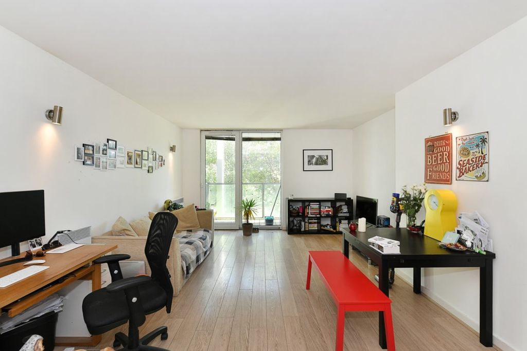 Property photo 1 of 5