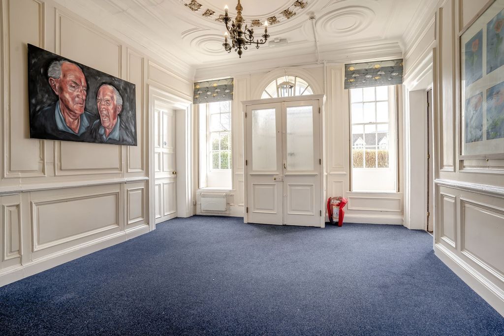 Property photo 2 of 24