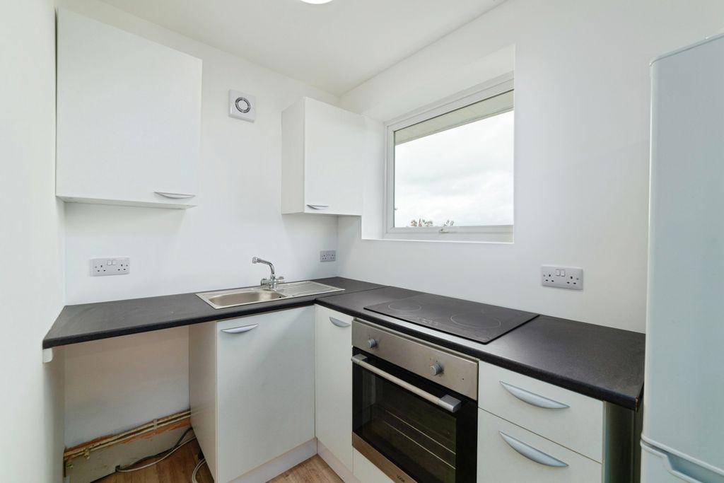 Property photo 3 of 22 Pbox-Img.Jpg