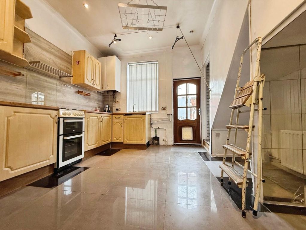 Property photo 2 of 13 2F389d96-5-4D70-A032-6E28A9B678D0-9115-00000279901