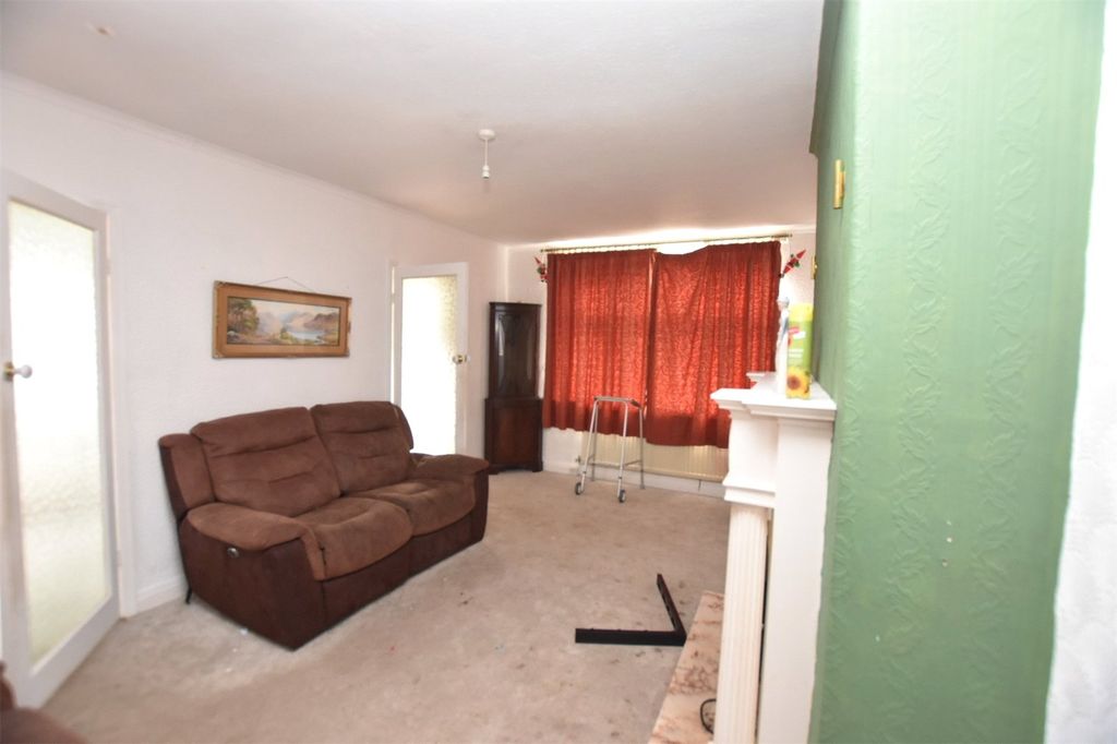 Property photo 2 of 9 Living Room