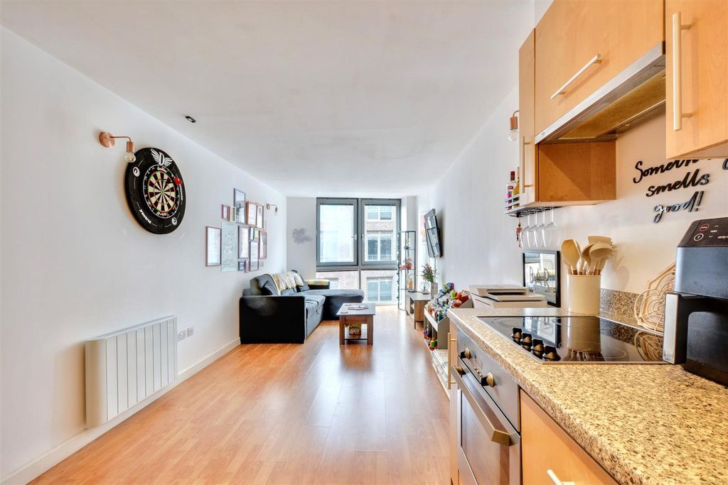 Property photo 1 of 10 Kitchen_2.Jpeg