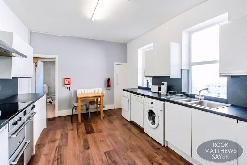 Property photo 3 of 10 Photo 10