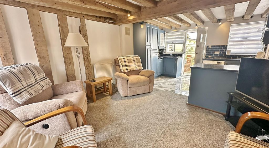 Property photo 2 of 14 Lounge/Kitchen