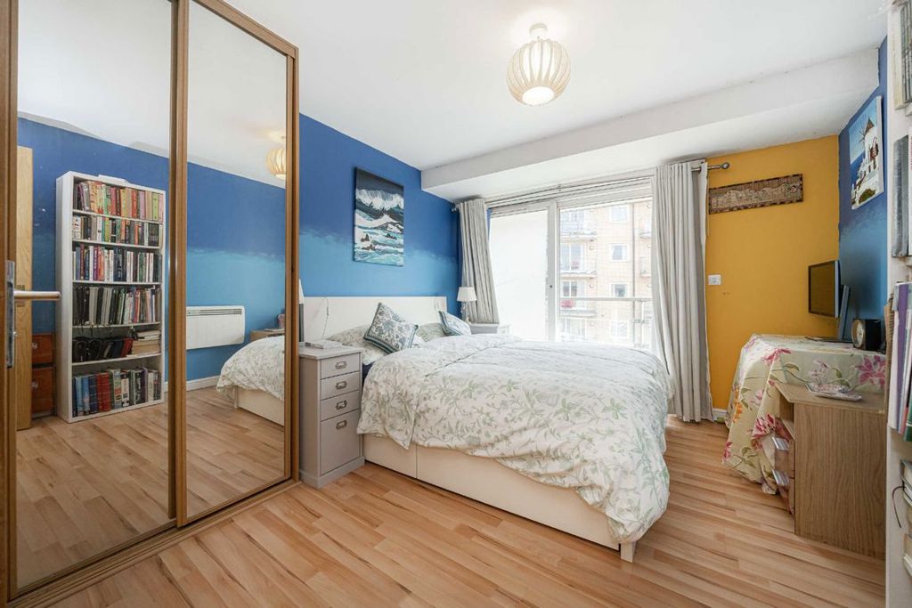 Property photo 3 of 6