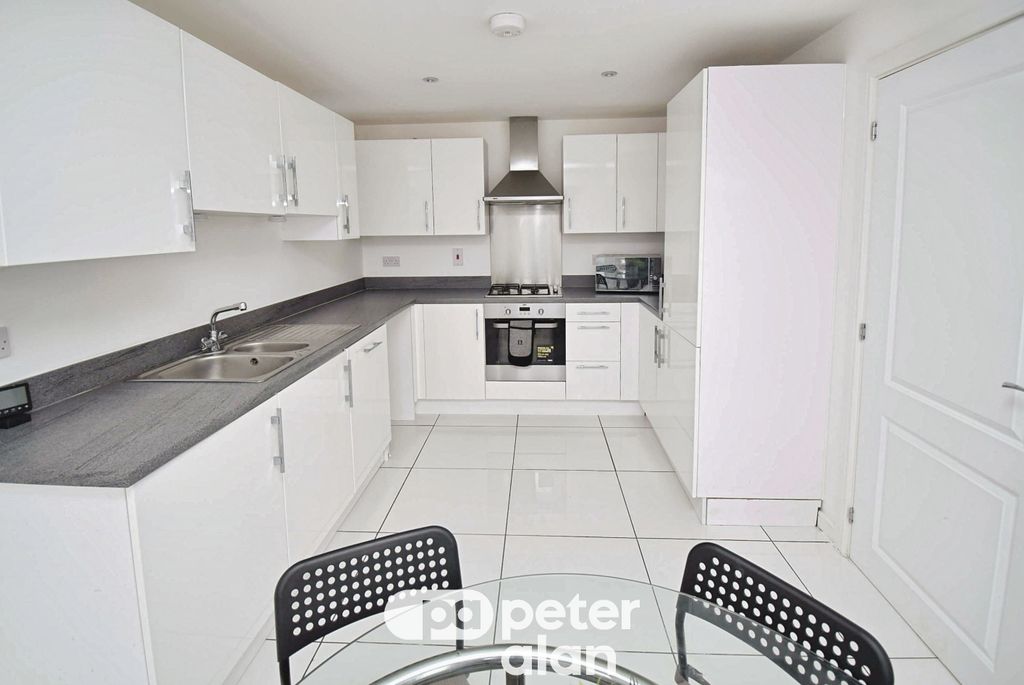 Property photo 3 of 16 Image