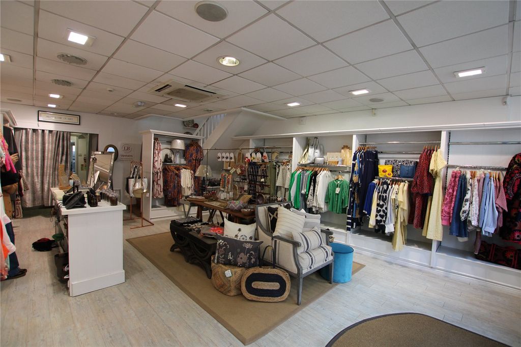 Property photo 2 of 15 Picture No. 10