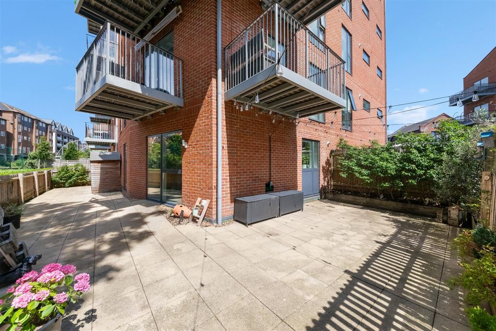 Property photo 1 of 14