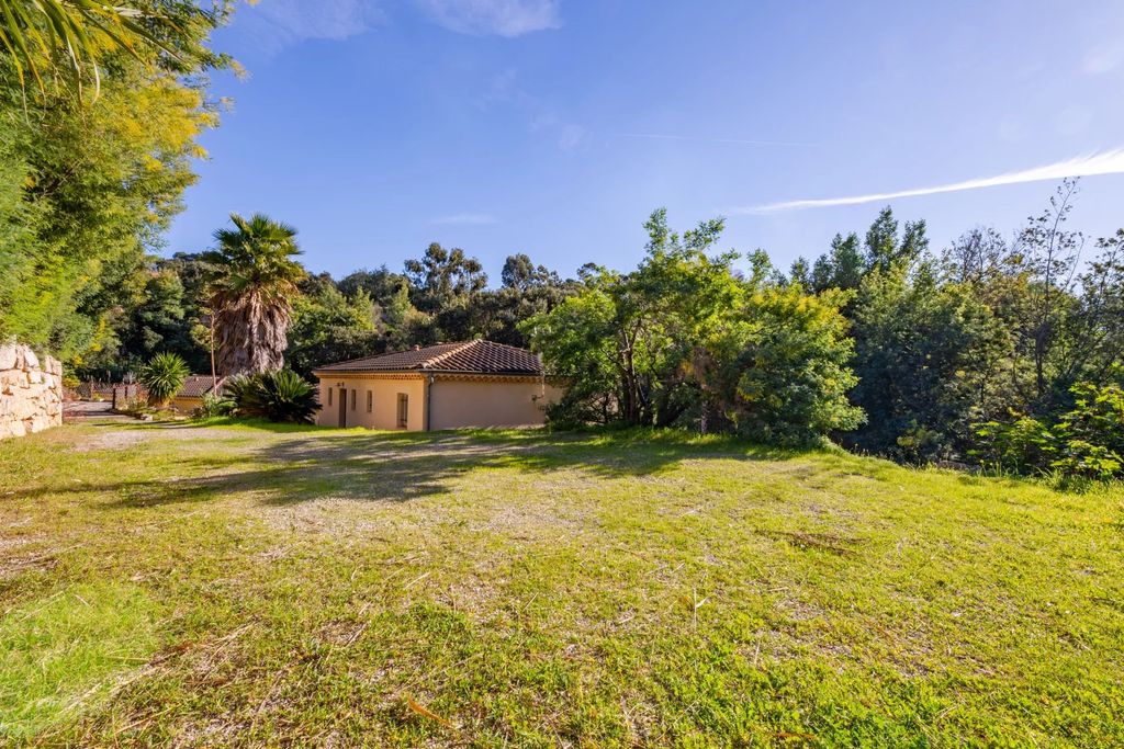 Property photo 3 of 32