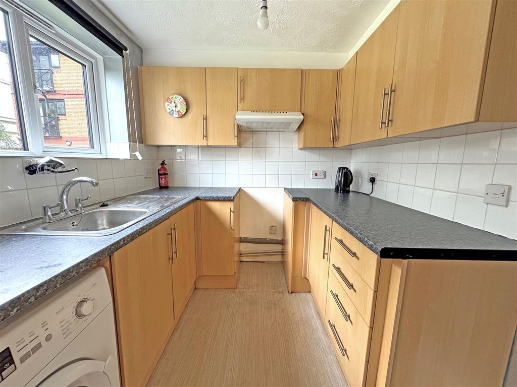 Property photo 3 of 12 E4.Jpg