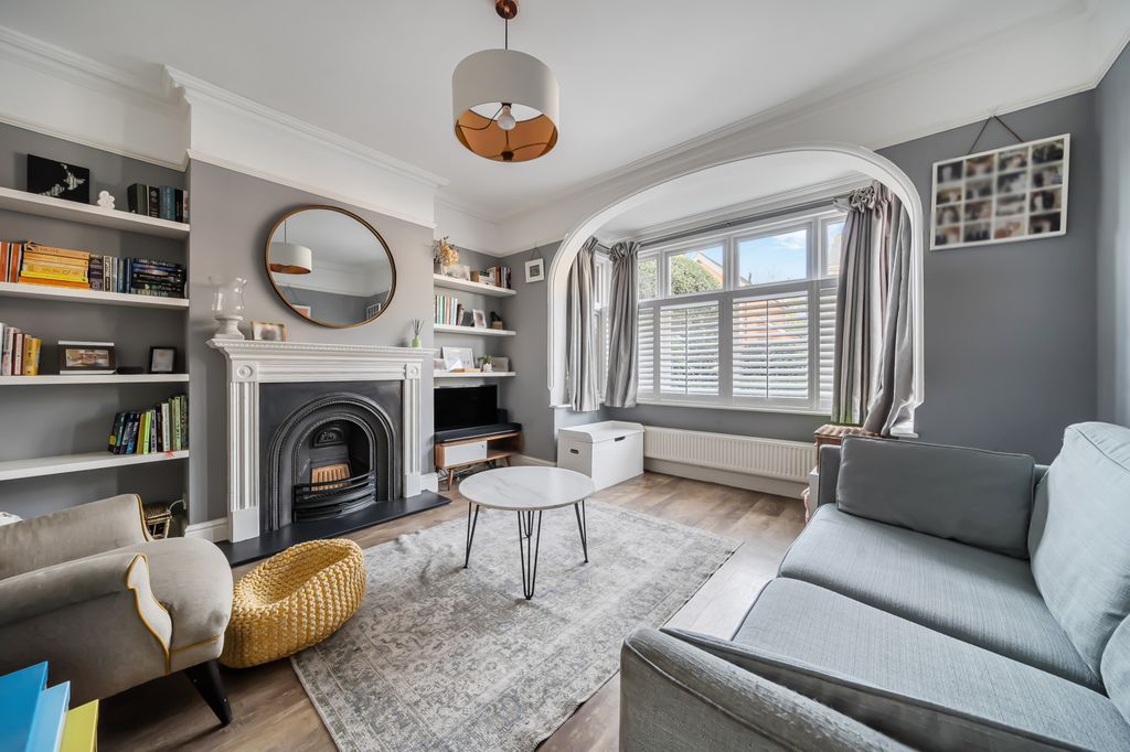 Property photo 2 of 18