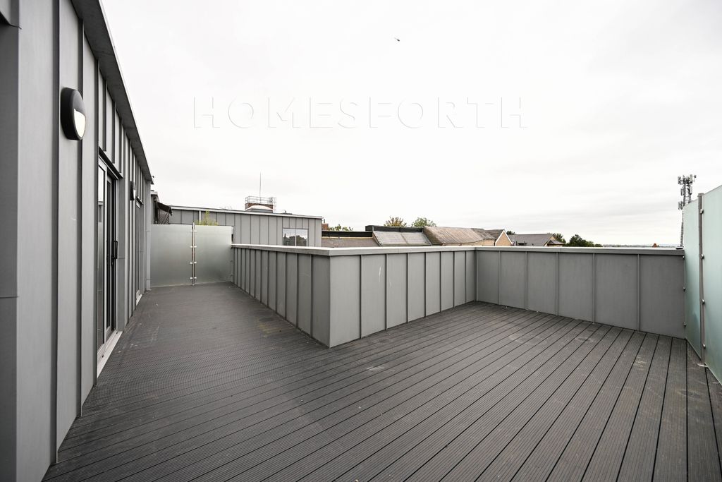Property photo 3 of 17 Photo 6