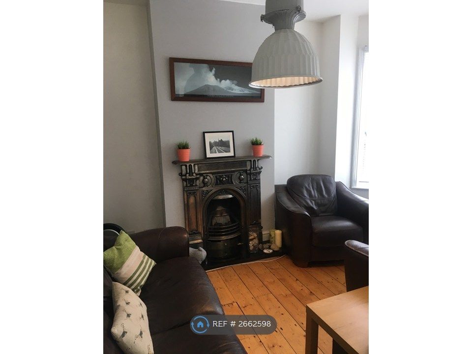 Property photo 2 of 14 Living Room