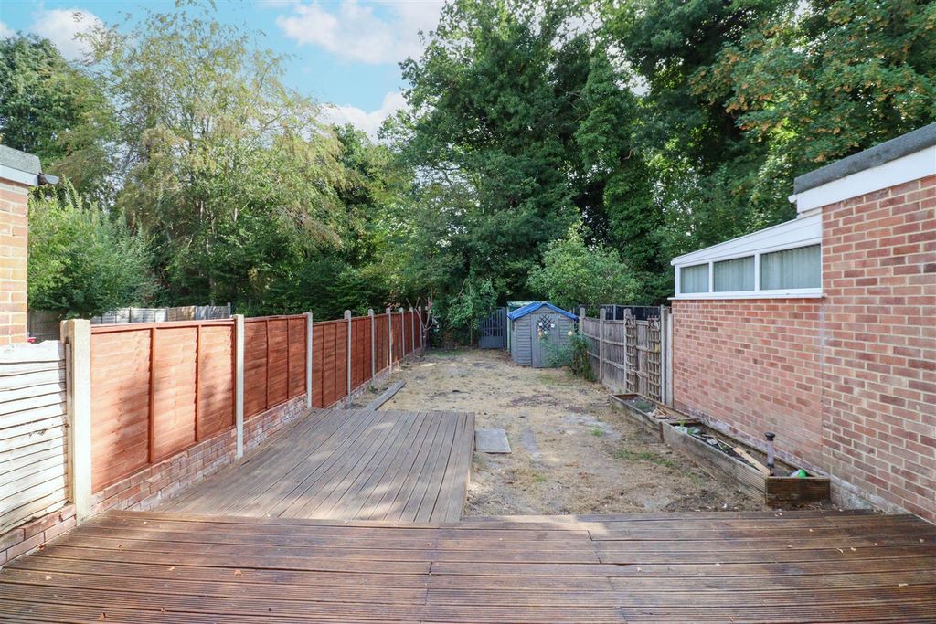 Property photo 2 of 15 Garden