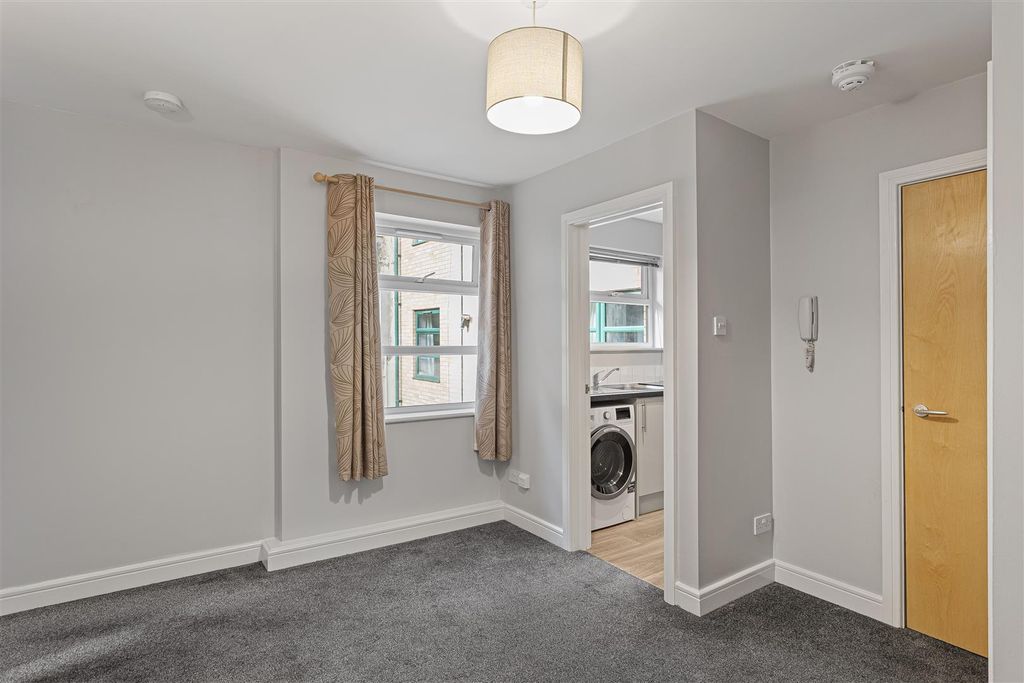 Property photo 3 of 8 Toft_Green_13.Jpg