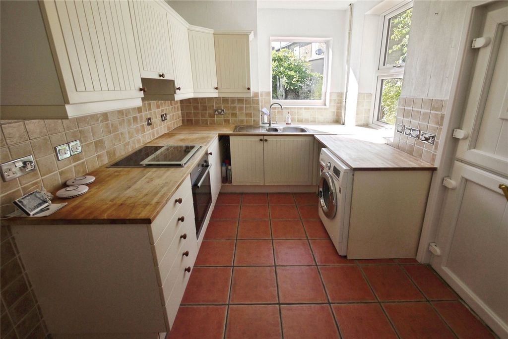 Property photo 3 of 14 Picture No. 10