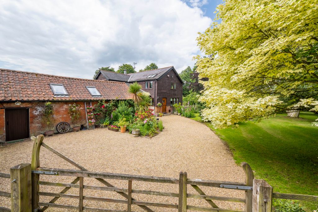 Property photo 1 of 35 _1045711