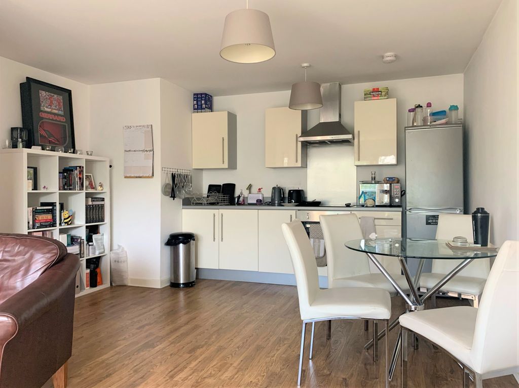 Property photo 2 of 6