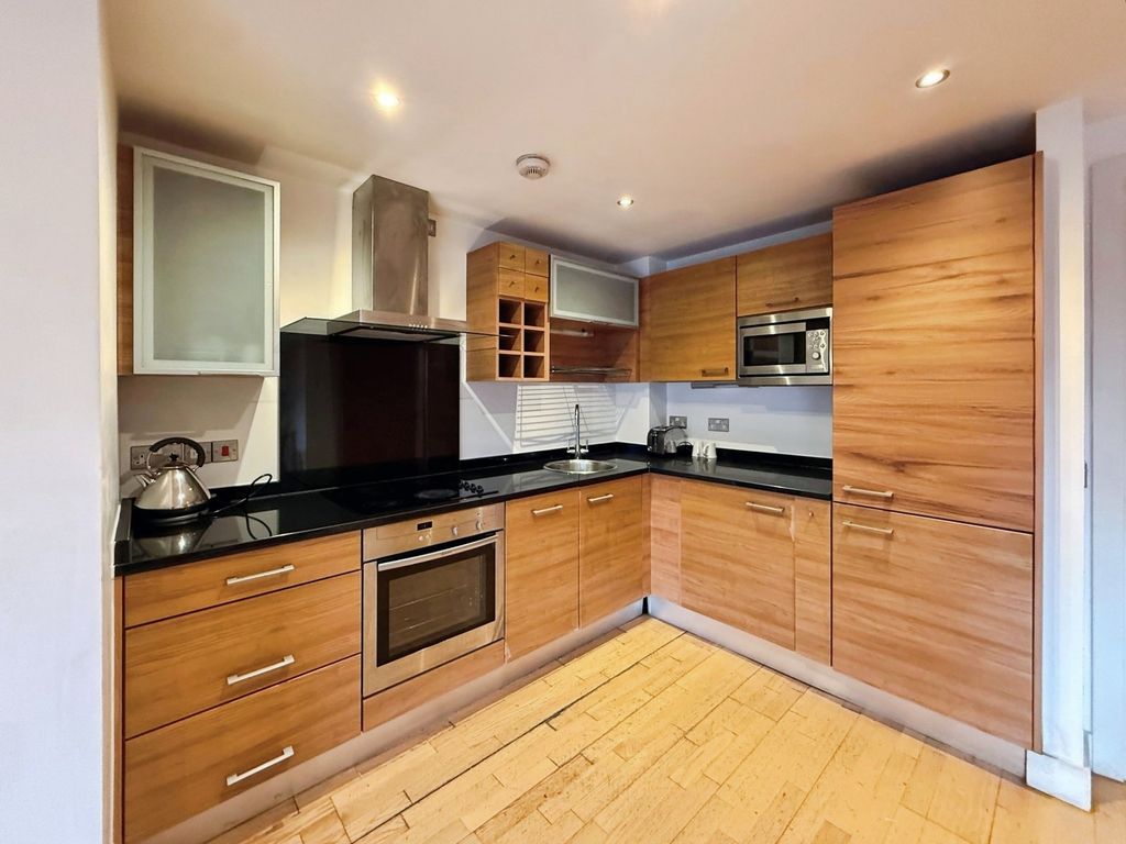 Property photo 3 of 11 Picture No. 32