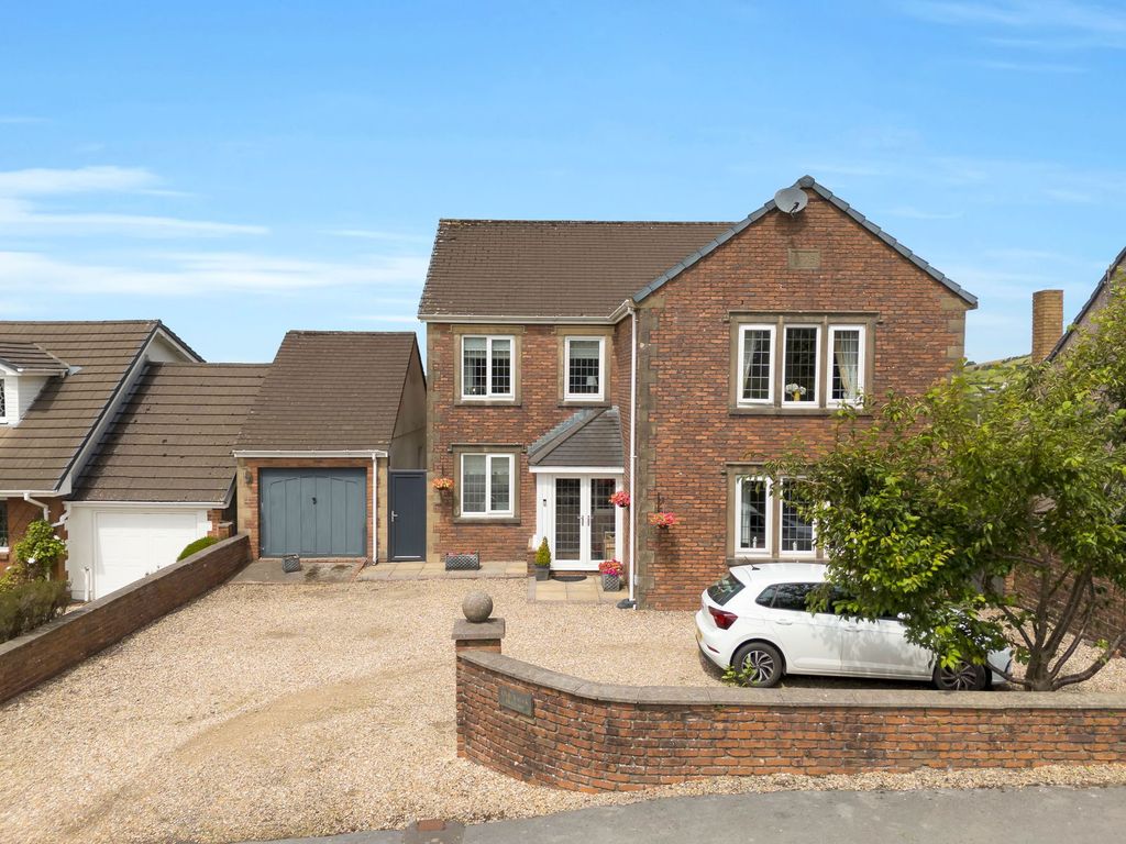 Property photo 2 of 62