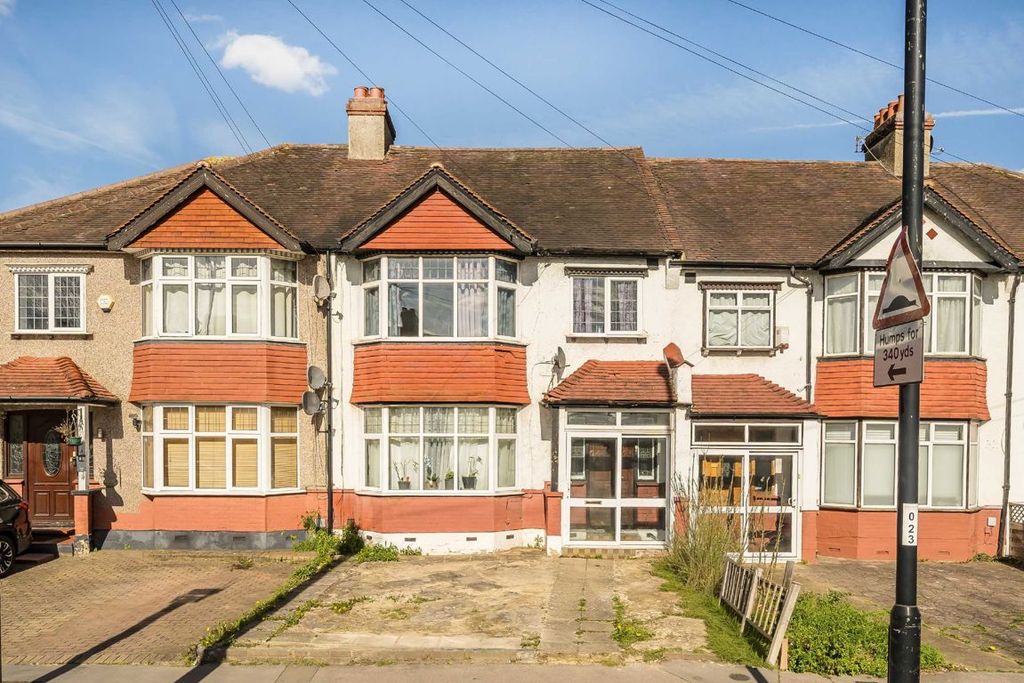 Property photo 1 of 2