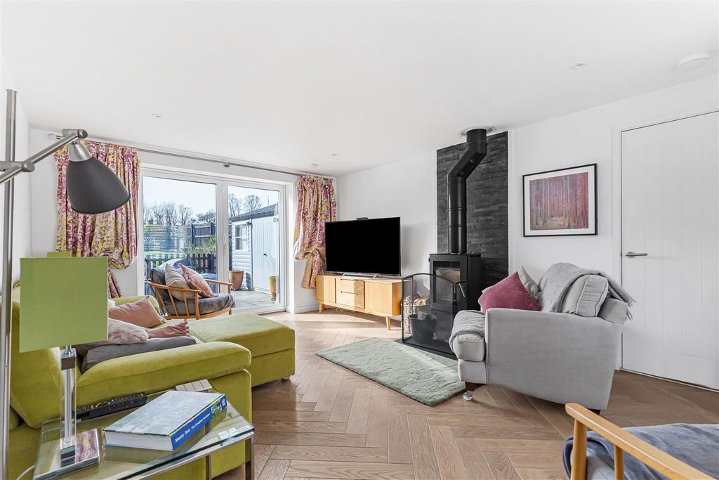 Property photo 3 of 31 7_73581.Jpg