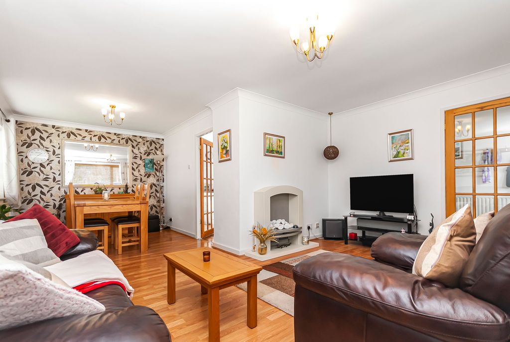 Property photo 3 of 31