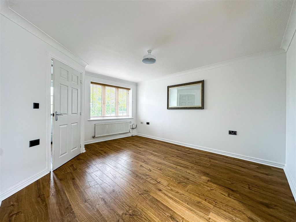 Property photo 2 of 12 4828887