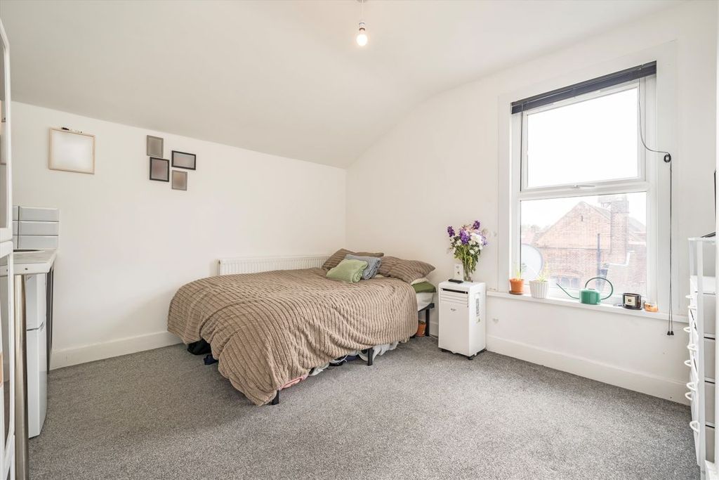 Property photo 2 of 3