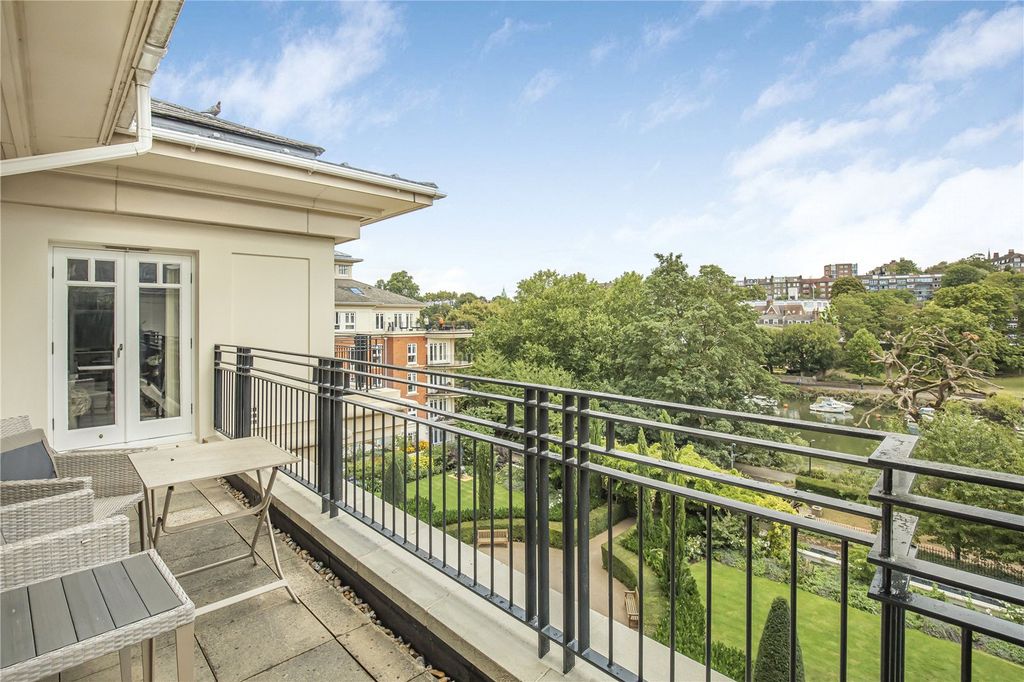 Property photo 3 of 15 Roof Terrace