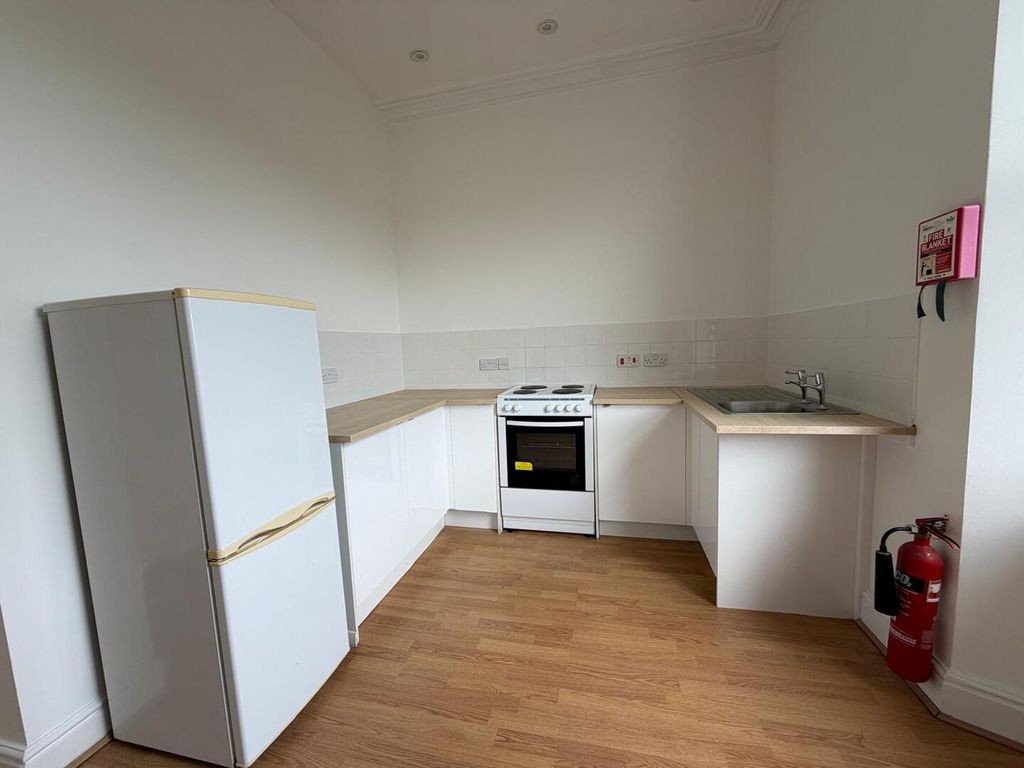 Property photo 1 of 4 Kitchen