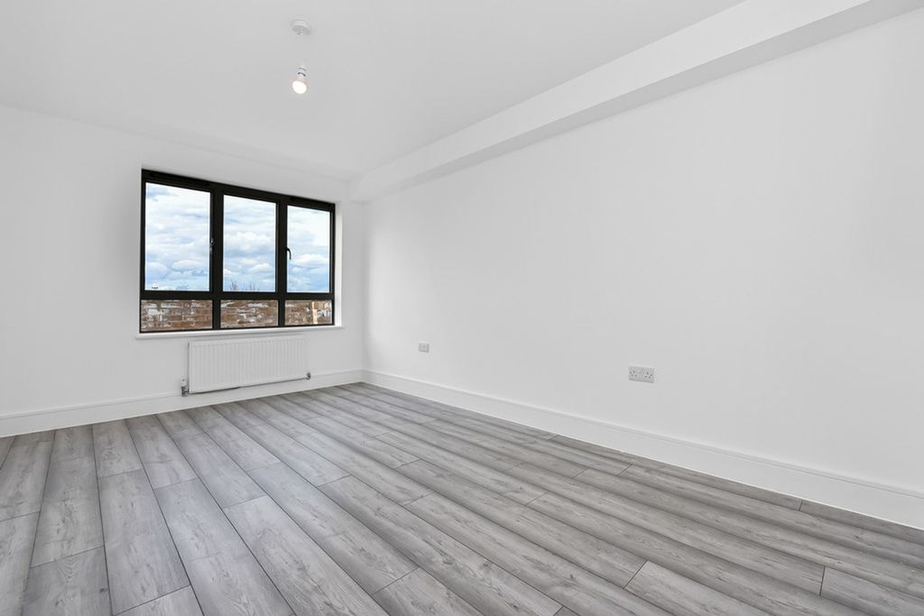 Property photo 2 of 4