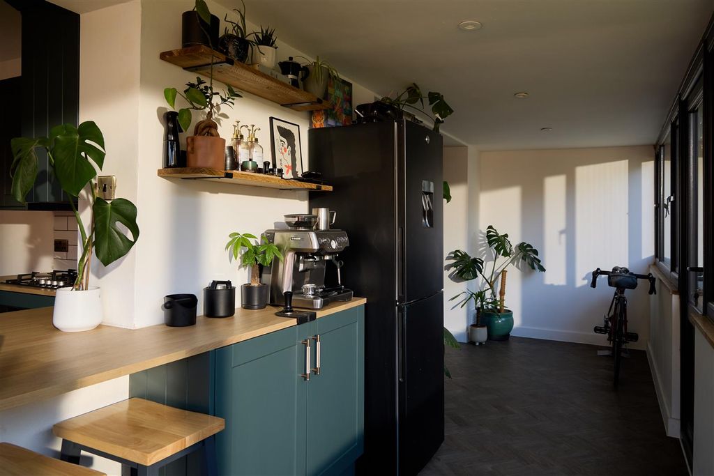 Property photo 3 of 40 Kitchen_007.Jpg