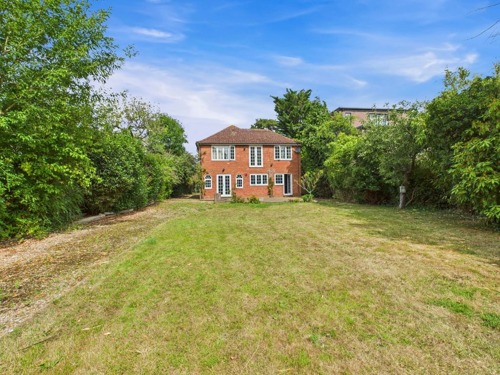 Property photo 1 of 27 Picture No. 28