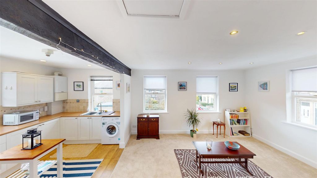 Property photo 2 of 15 Royd-Mews-03122025_203734.Jpg
