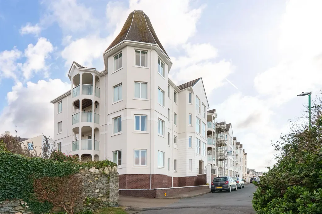 Property photo 1 of 24