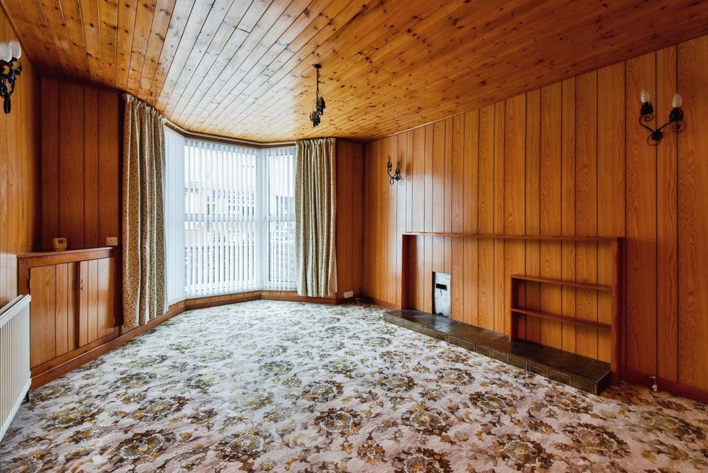 Property photo 3 of 17 Photo