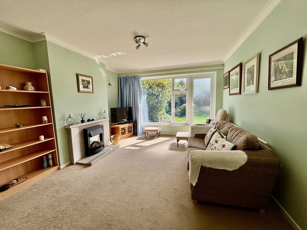 Property photo 2 of 9