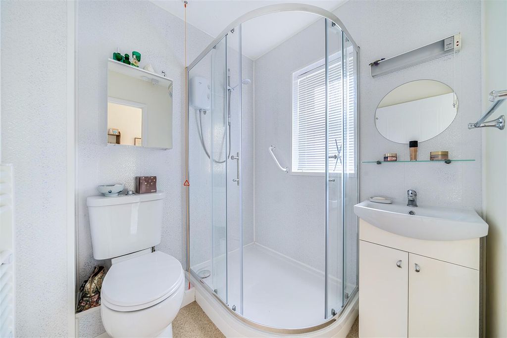 Property photo 3 of 12 Bathroom