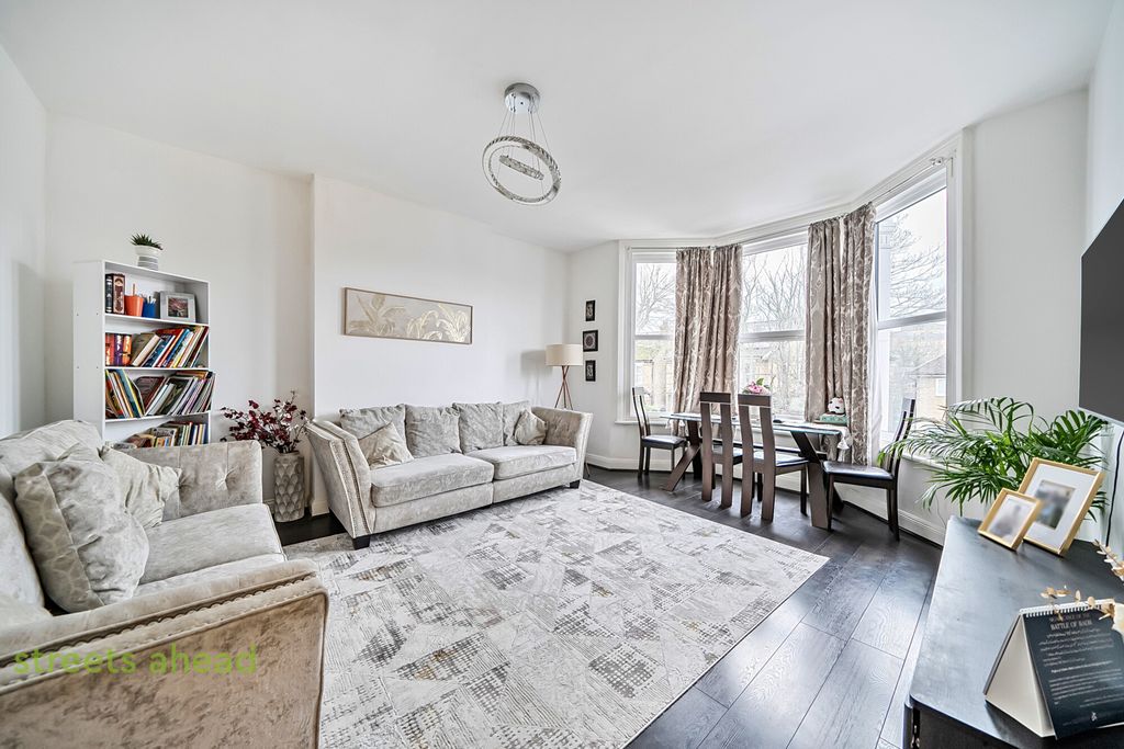 Property photo 2 of 17 B30Bb94A-E8d9-497...