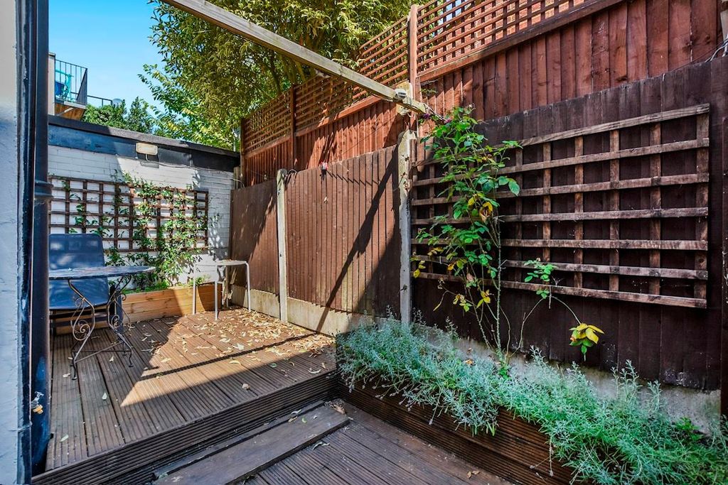 Property photo 3 of 8