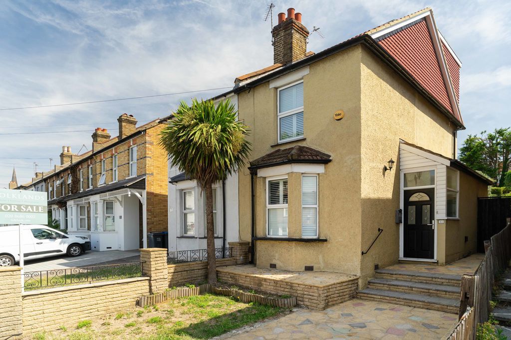 Property photo 1 of 17 External