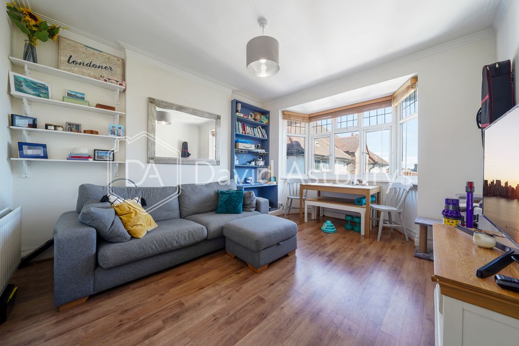 Property photo 2 of 11