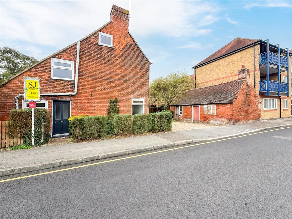 Property photo 1 of 15 Front