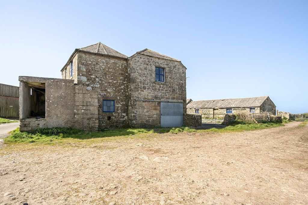 Property photo 3 of 20 Side View Of Double Storey Barn