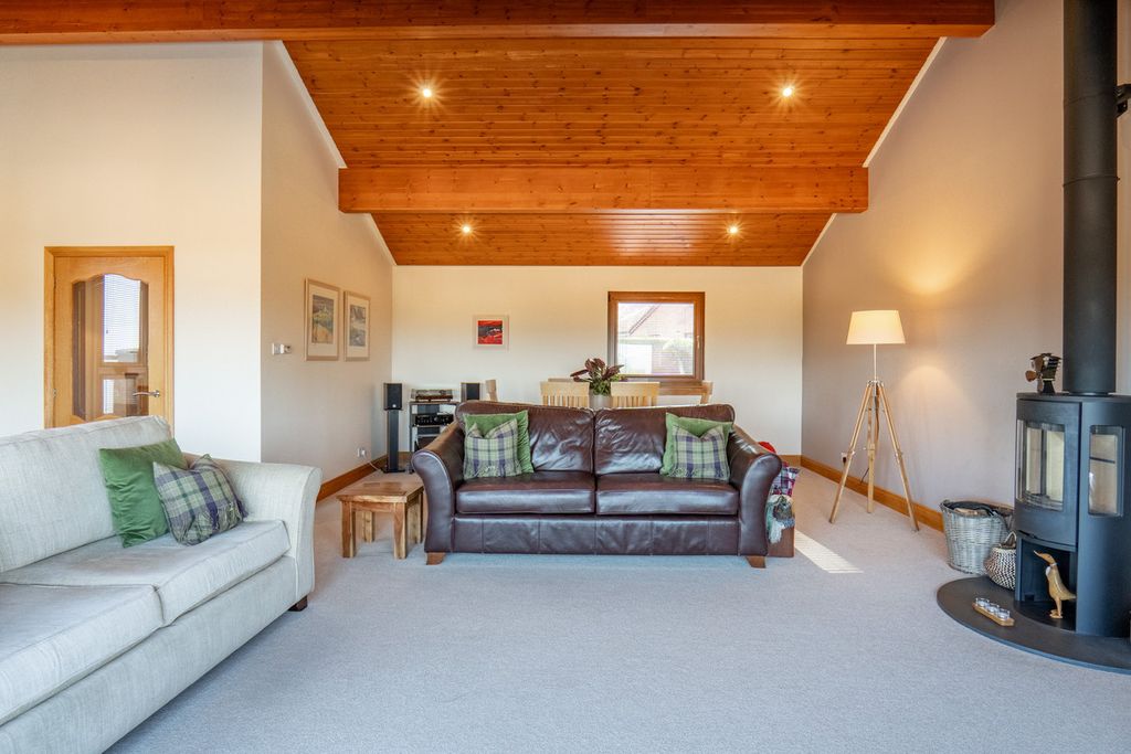 Property photo 2 of 50