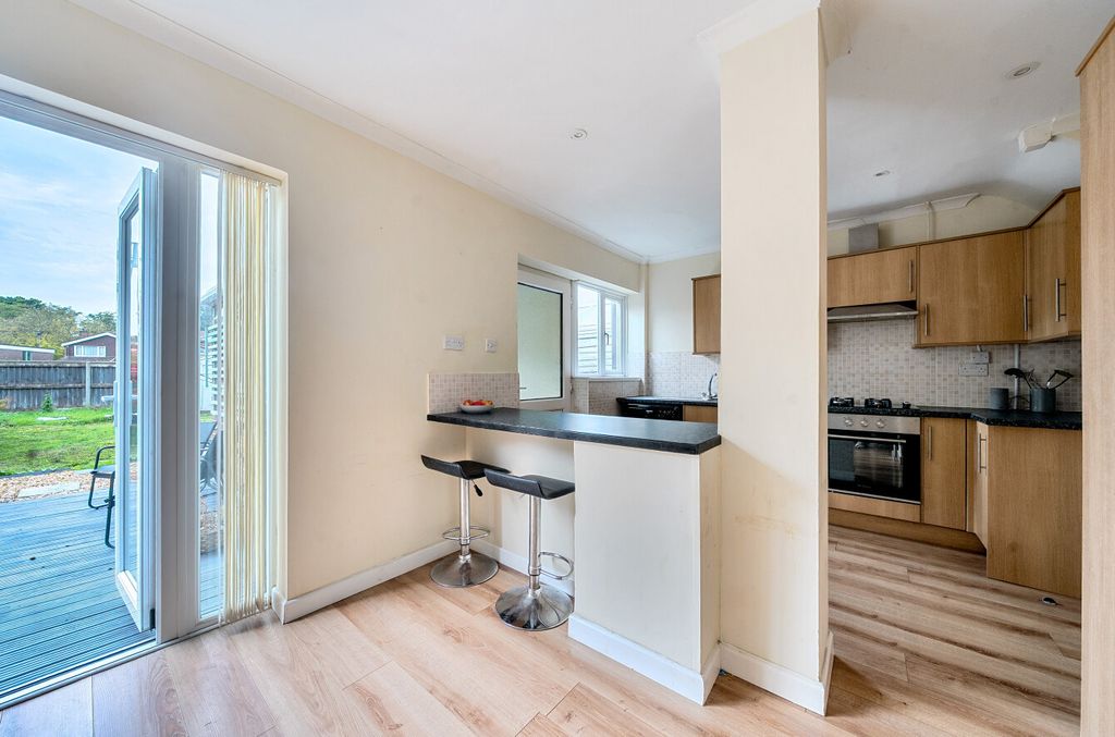 Property photo 3 of 13 1360709-1-68Dd05c...